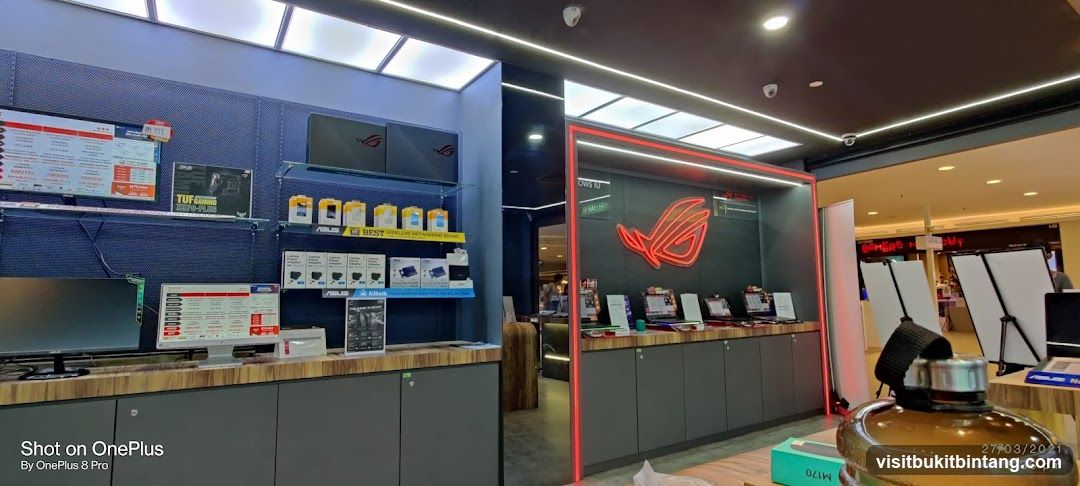 Computer Store Display
