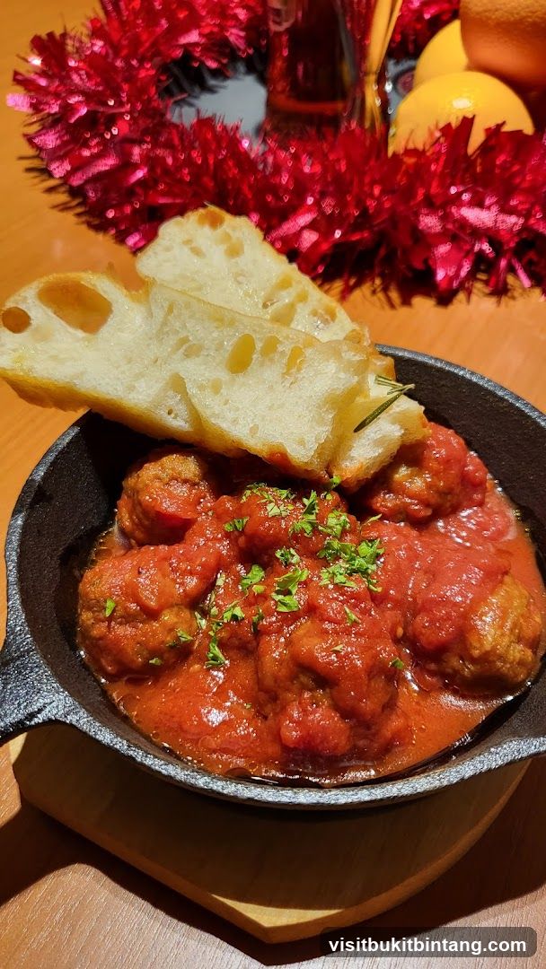 Meatballs with Bread