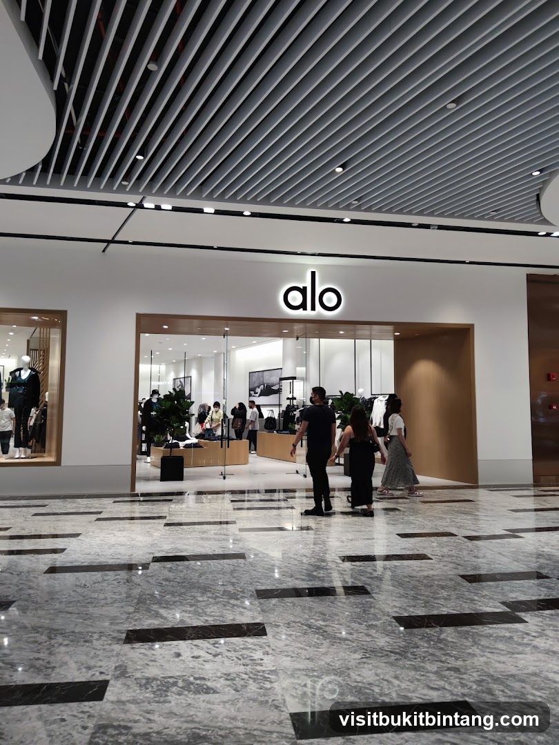 Alo Storefront