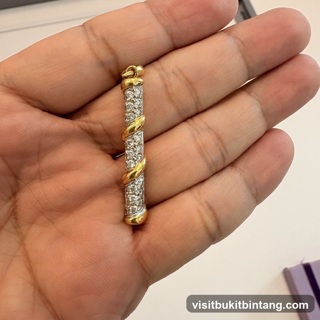 Diamond and Gold Pendant