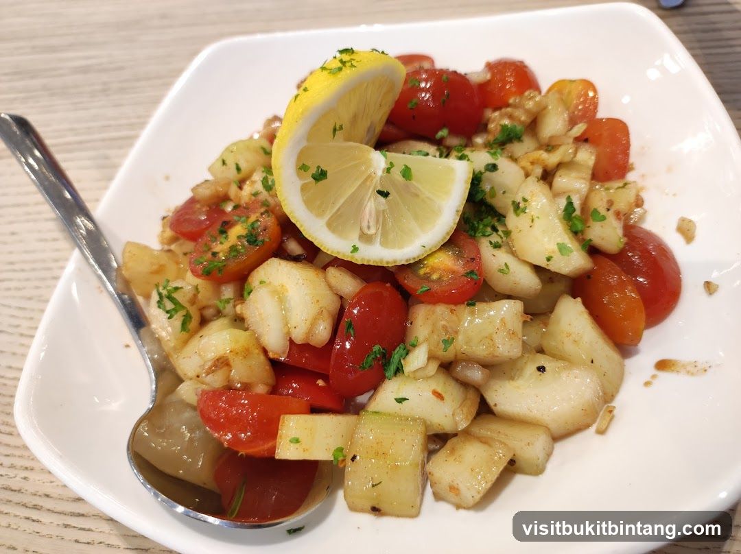 Salad with Lemon and Tomatoes