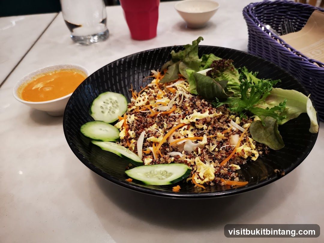 Quinoa Salad with Dressing