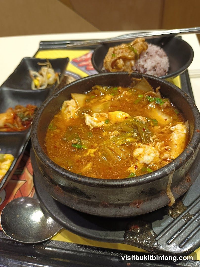 Korean Stew with Side Dishes