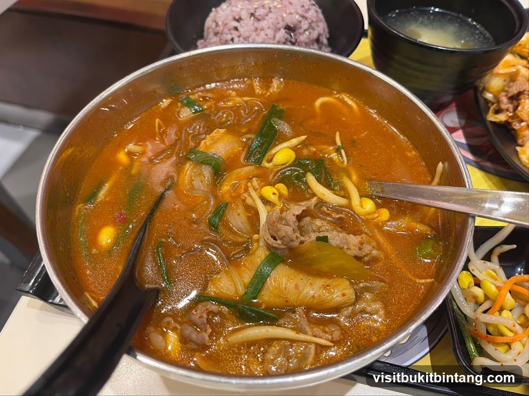 Korean Stew with Rice and Soup