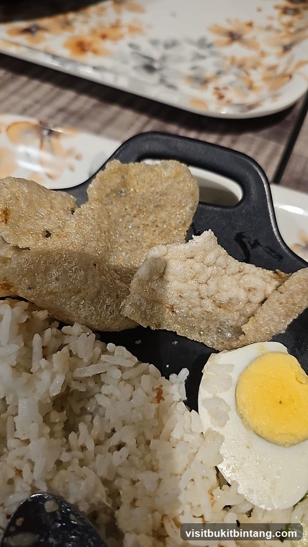 Rice with Crackers and Egg