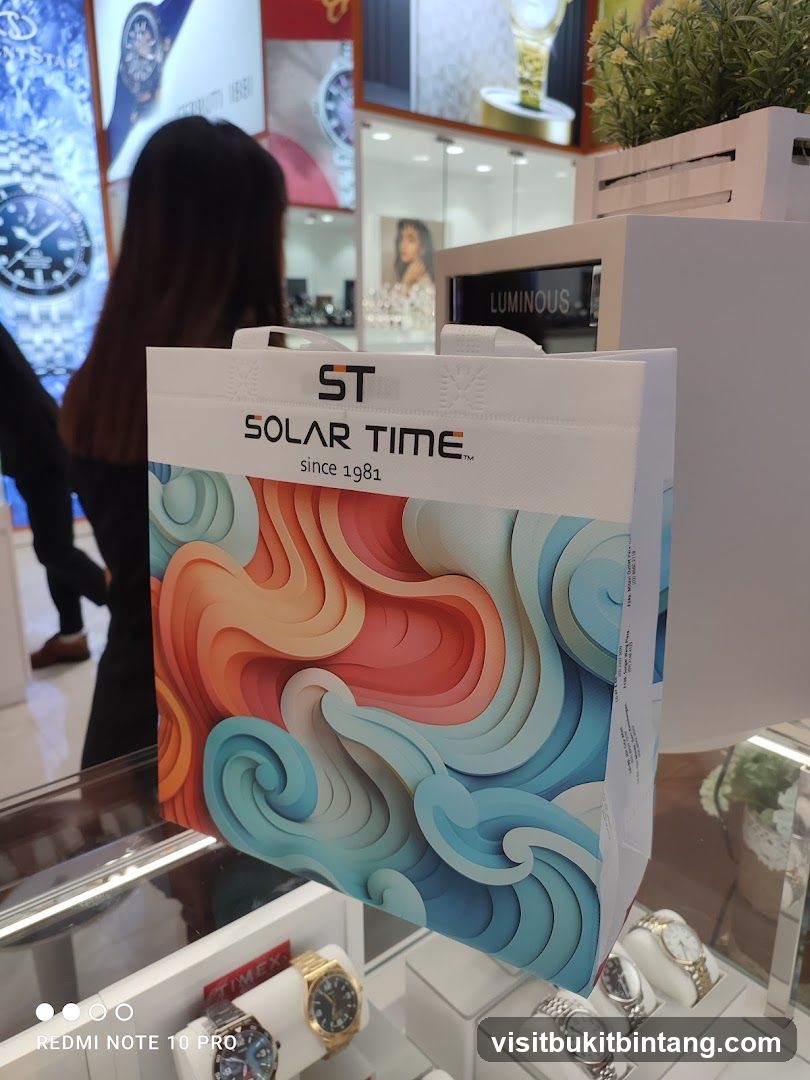 Shopping bag with colorful abstract design