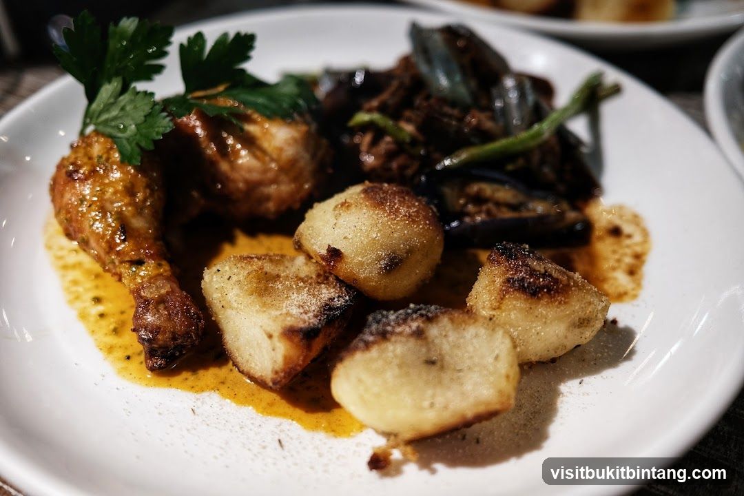 Ben's General Food Store Publika