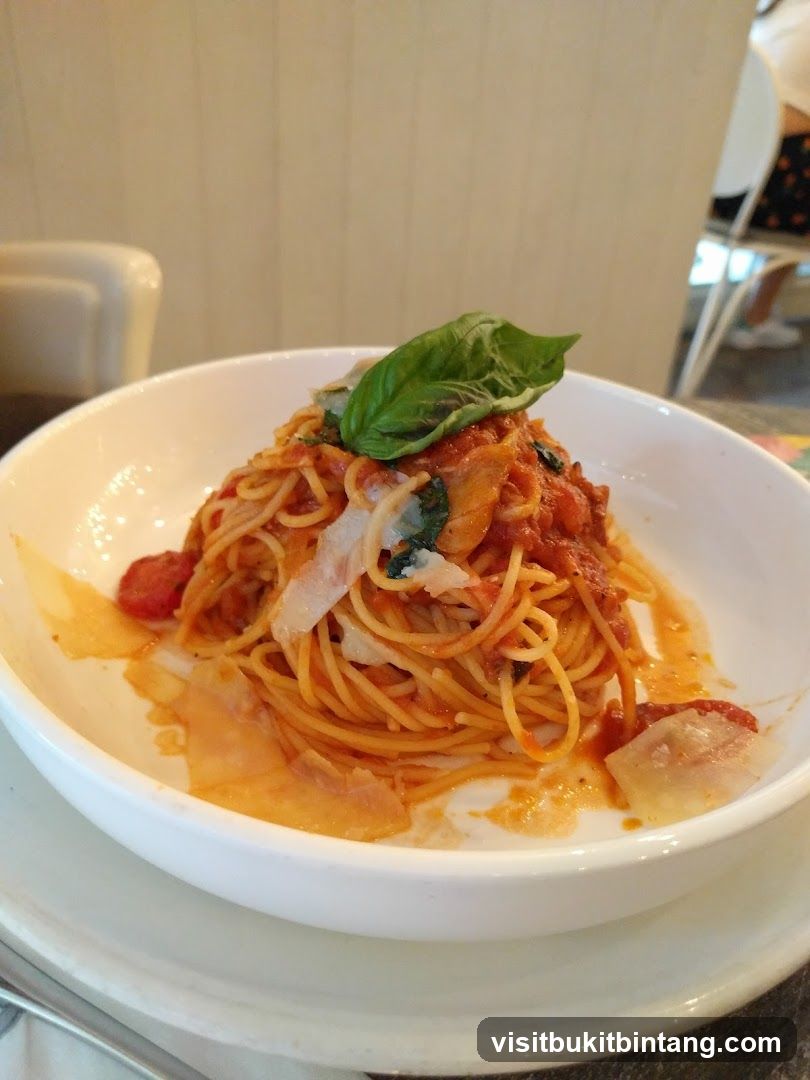 Spaghetti with Tomato Sauce