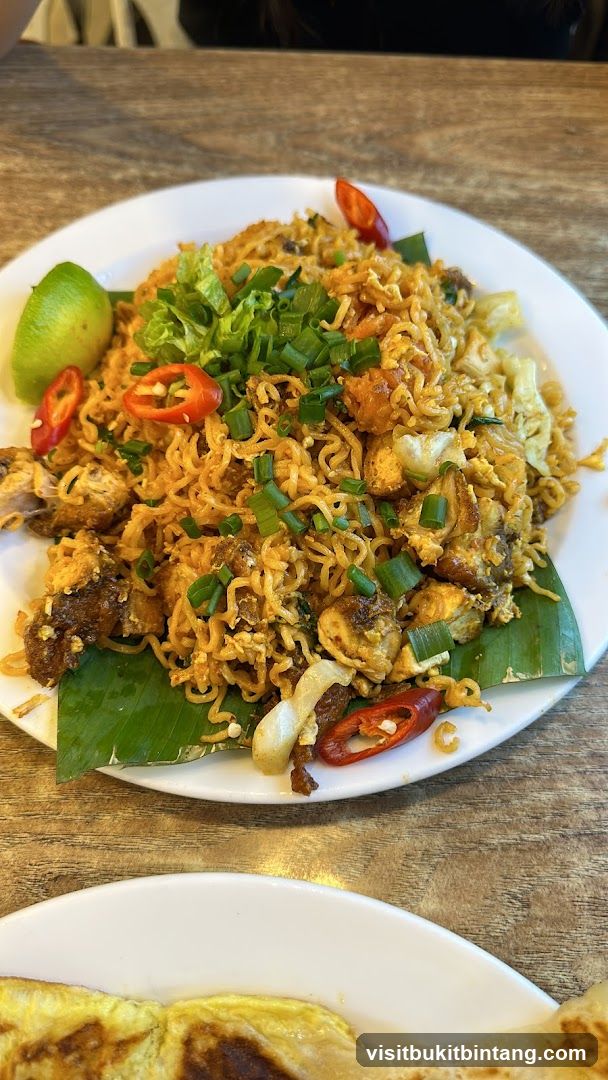Noodle Dish with Chili and Lime