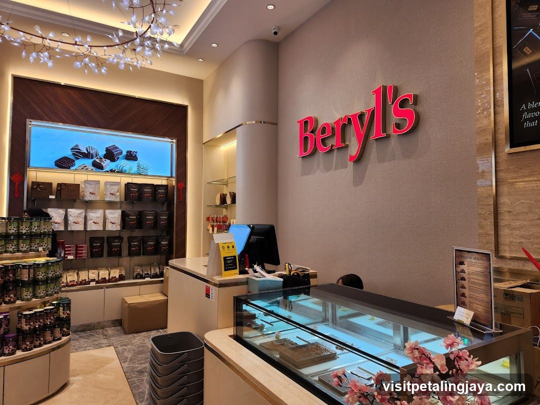 Beryl's Interior Storefront