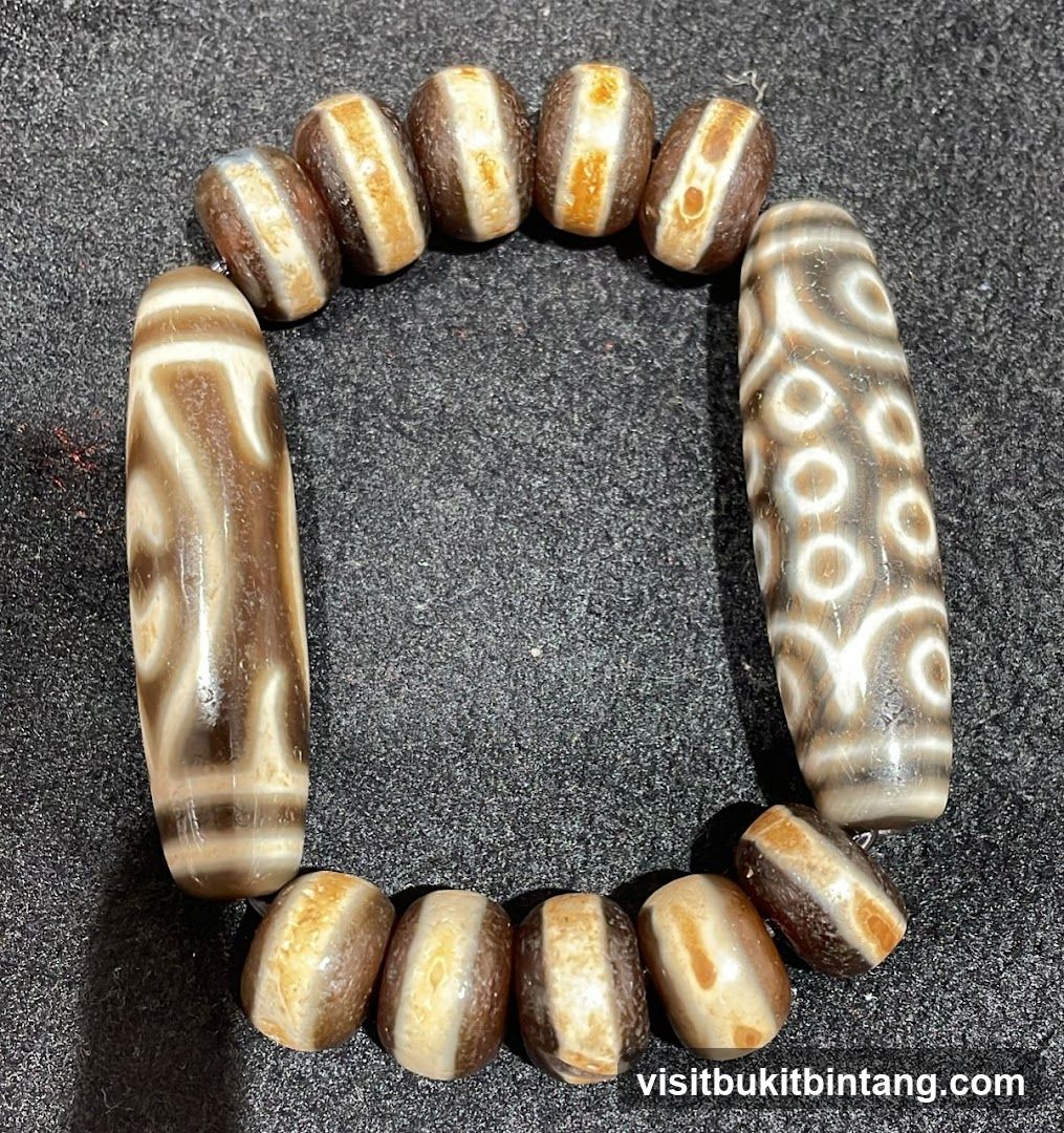 Bracelet with Dzi Beads