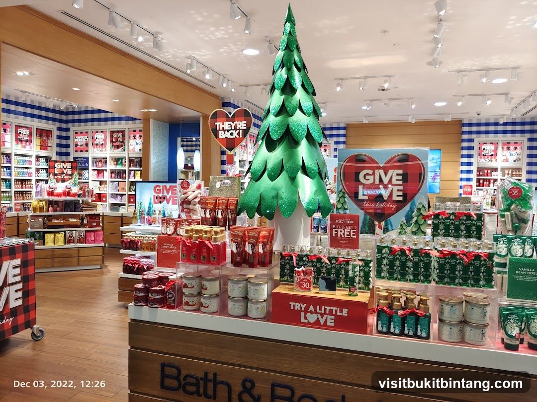 Holiday Display in a Bath & Body Works Store