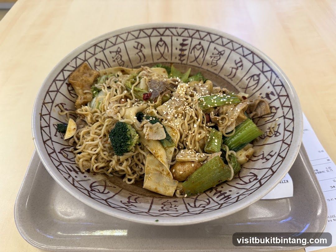 Noodle Dish with Vegetables and Meat