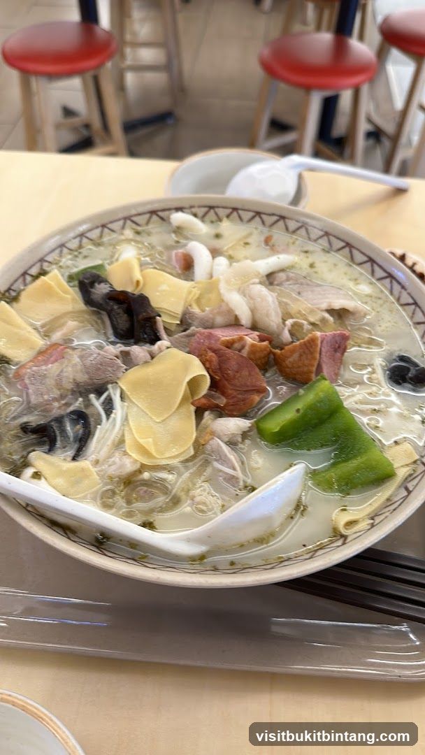 Noodle Soup with Meats and Vegetables
