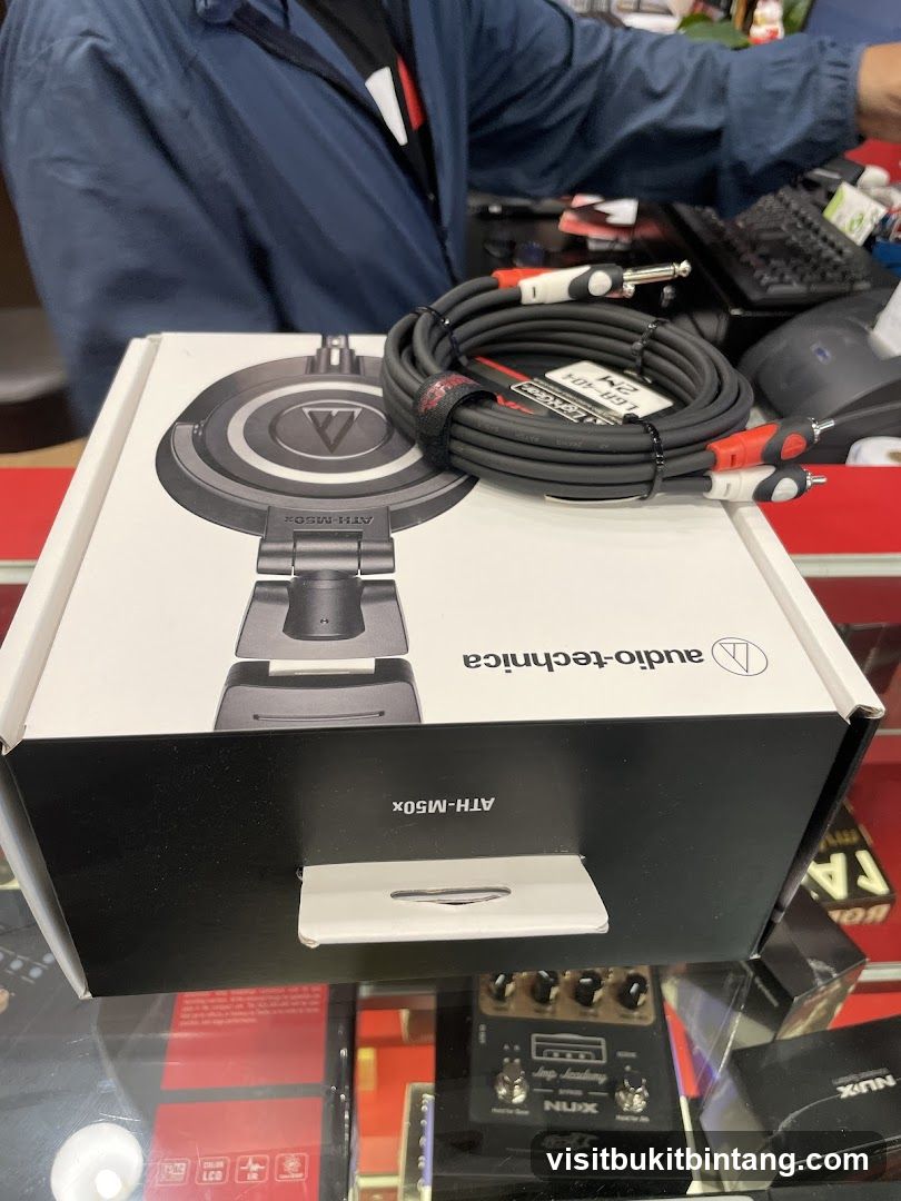 Audio-Technica ATH-M50x Headphones and Cable
