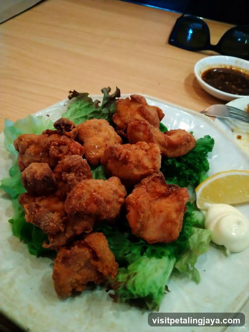 Fried Chicken with Lemon and Mayo