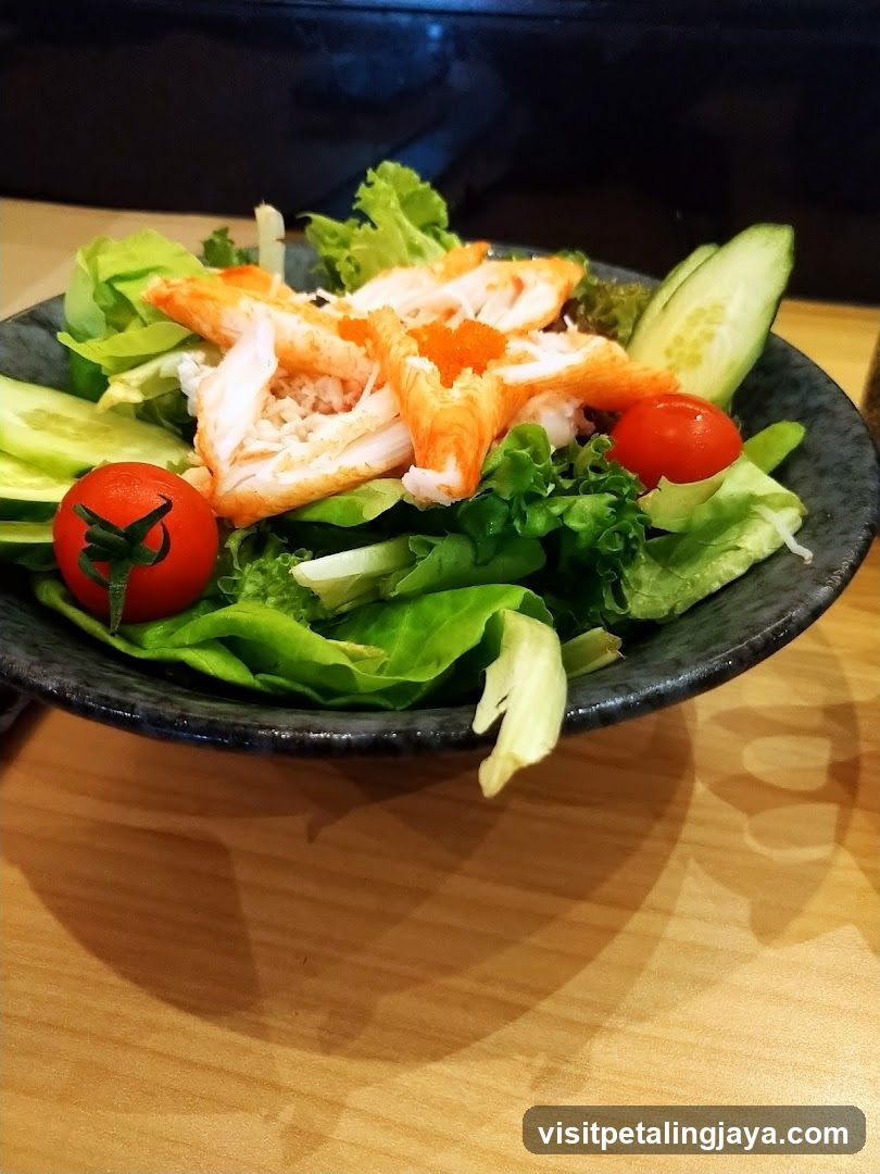 Salad with Crab and Tomatoes