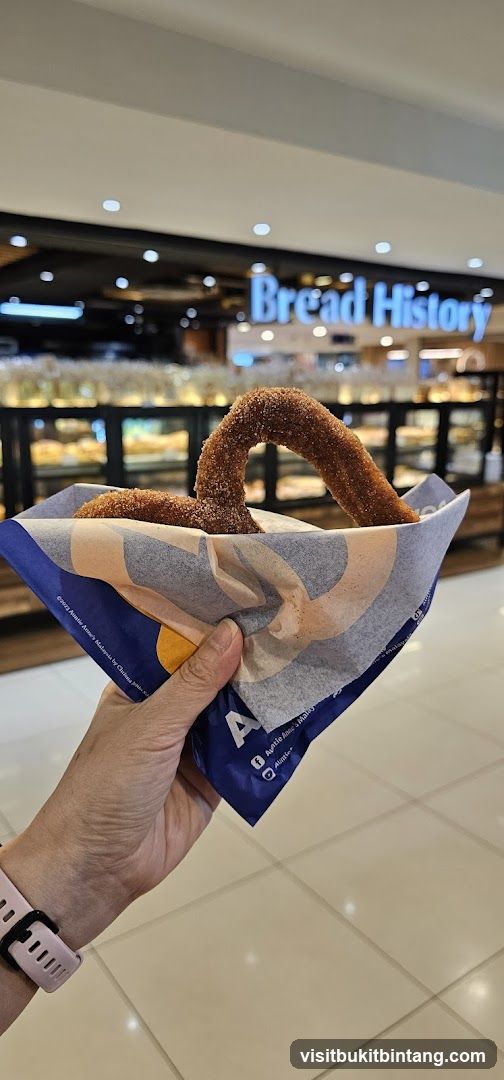 Cinnamon Sugar Pretzel