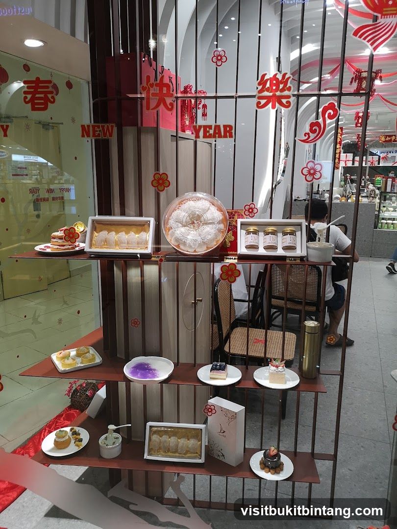 New Year Display with Desserts and Bird's Nest