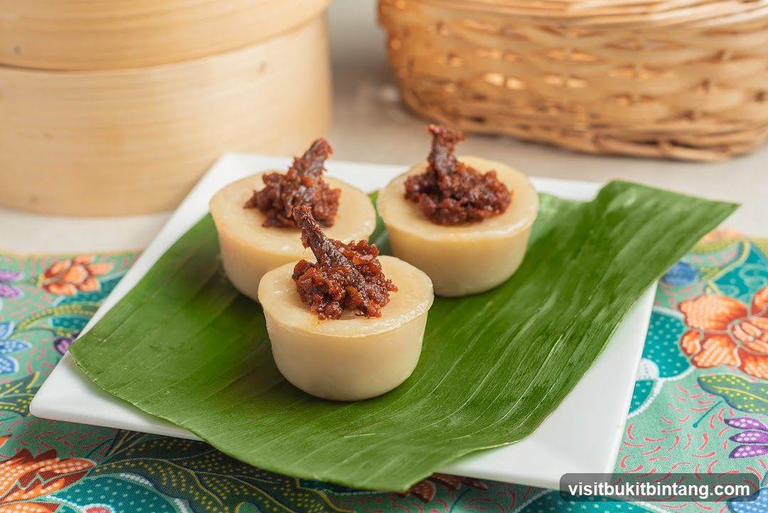 Three Kueh with Topping