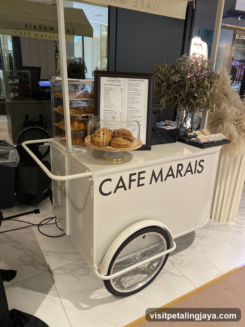Cafe Marais Food Cart