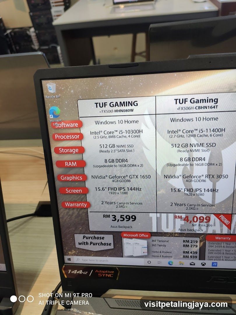 Laptop Comparison Display