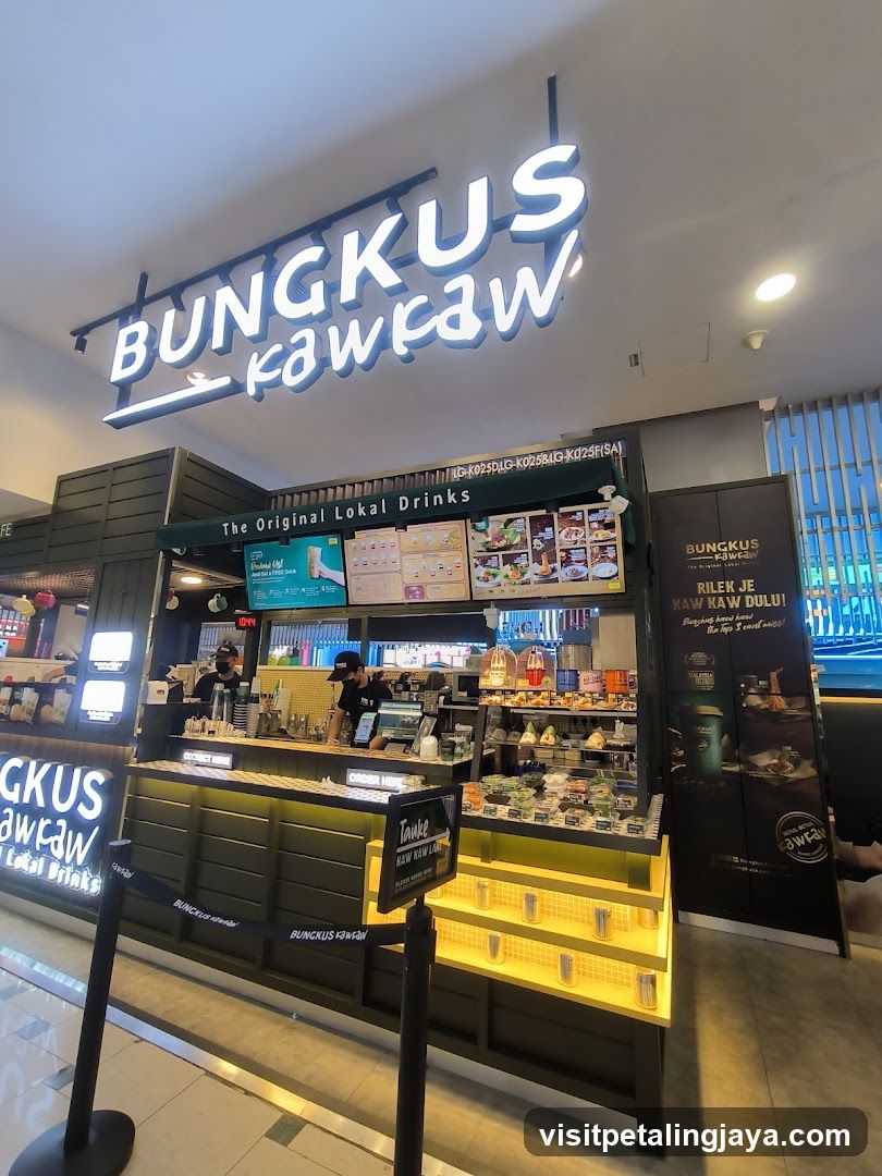 Bungkus Kaw Kaw Storefront Interior View