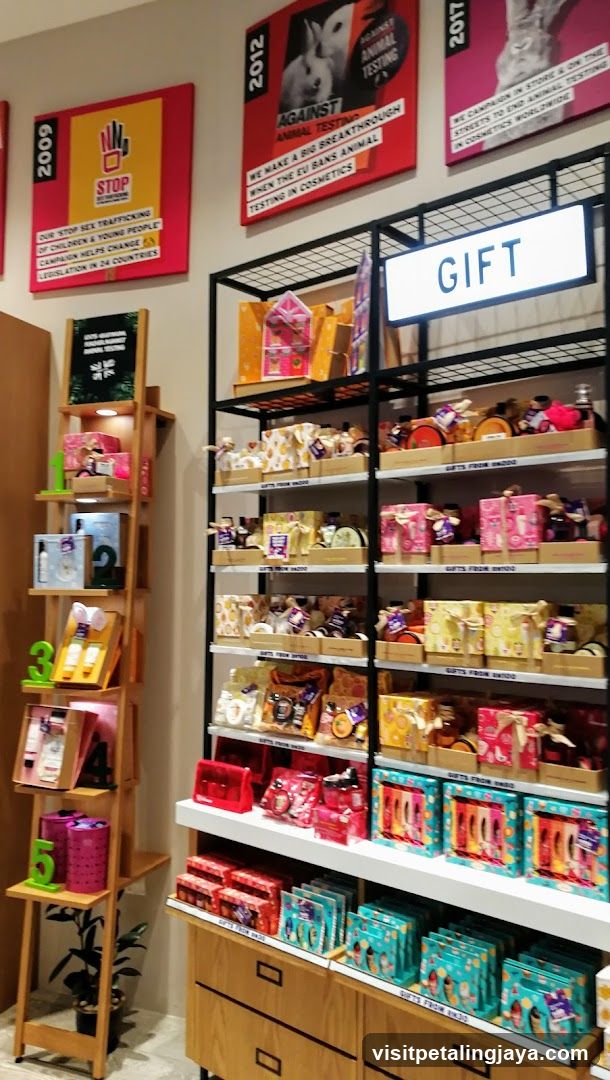 Gift Shop Interior Display