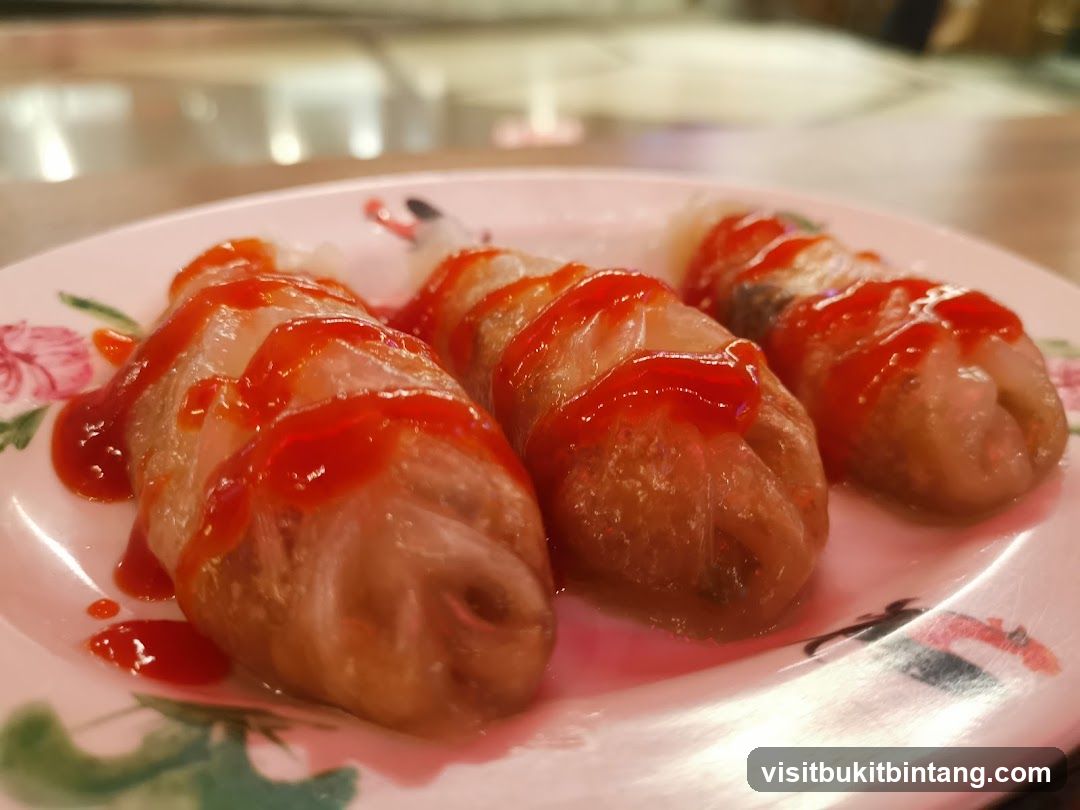 Steamed Dumplings with Sauce