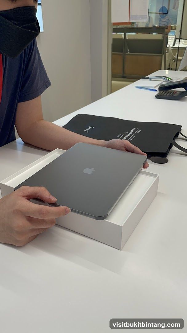 Unboxing a new Apple device