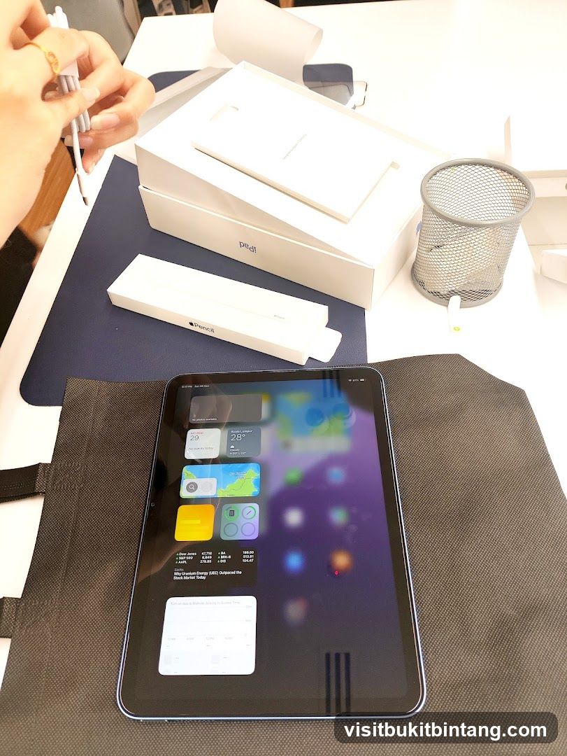 iPad and Apple Pencil Unboxing