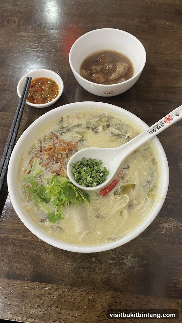 Noodle Soup with Side Dishes