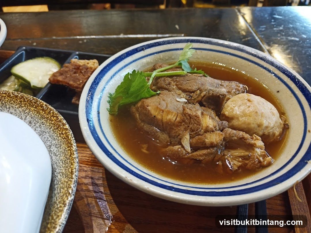 Braised Pork Belly with Meatball