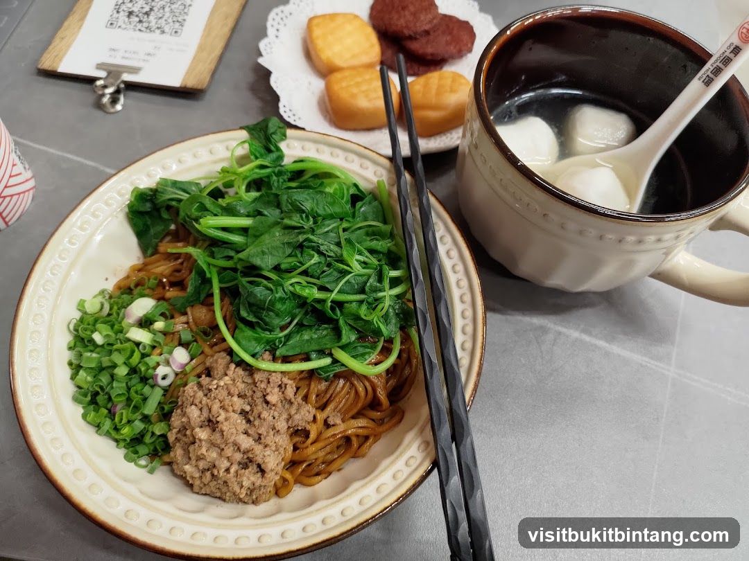 Noodles with Greens and Soup