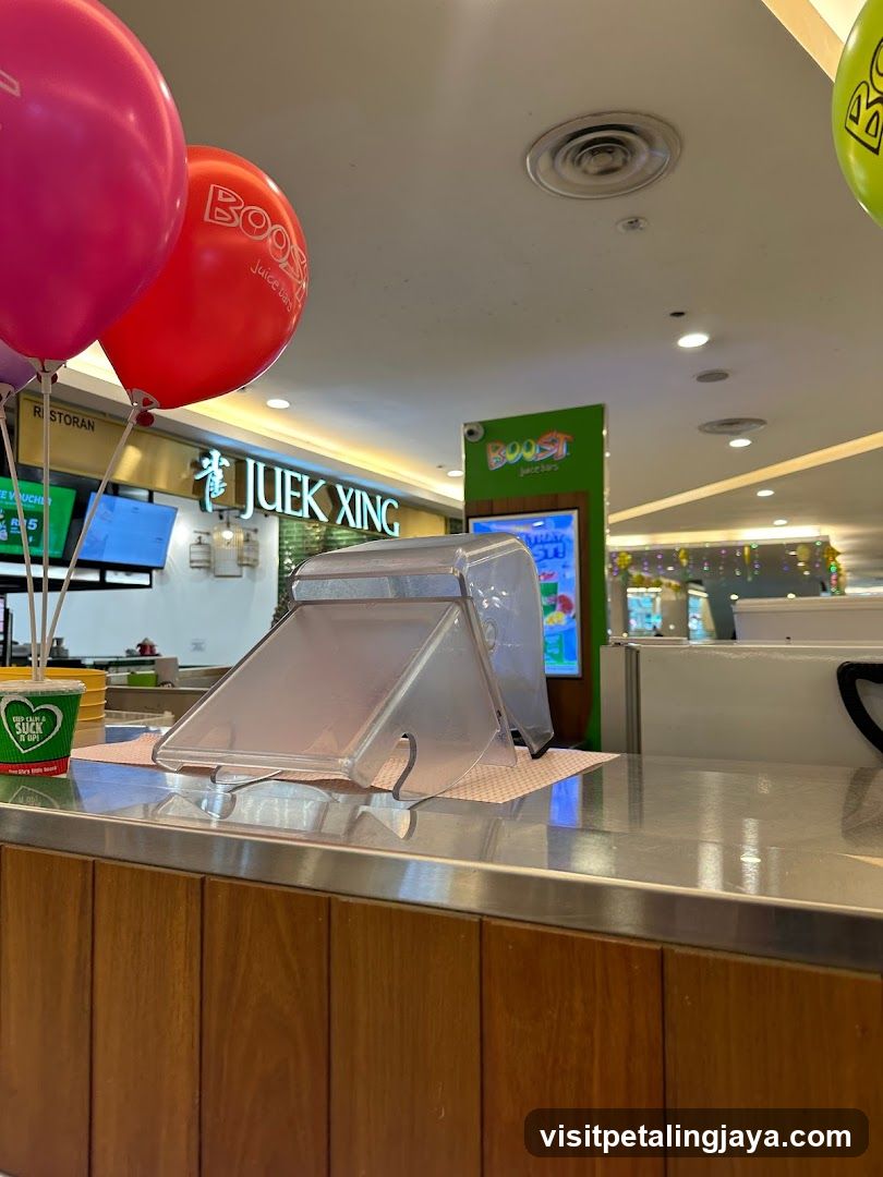 Juex Xing Counter Interior