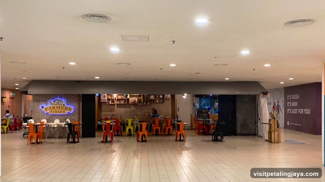 Farmers Street Interior View