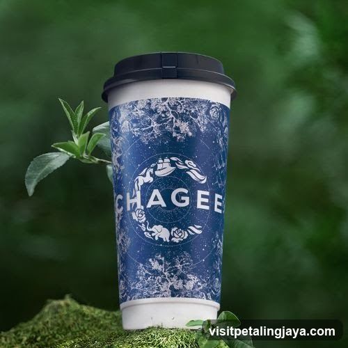 Chagee Cup on Mossy Rock