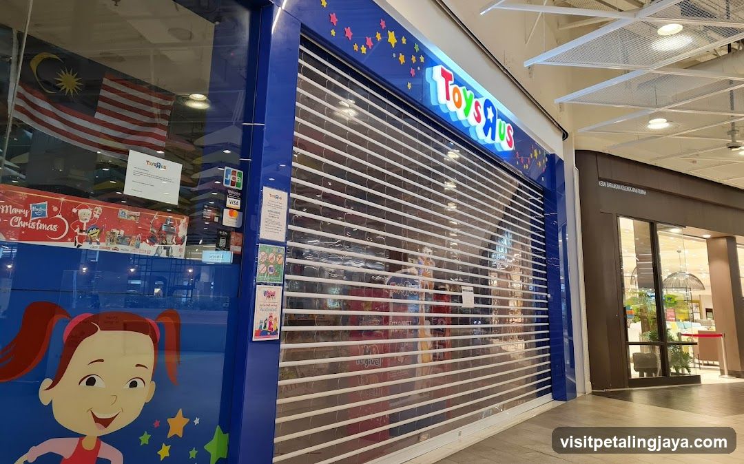 Toys"R"Us - IPC Shopping Centre