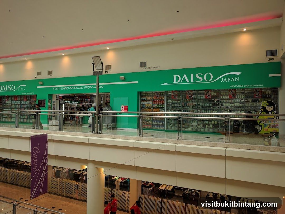 DAISO The Curve