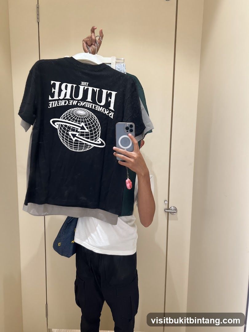 T-shirt with graphic print