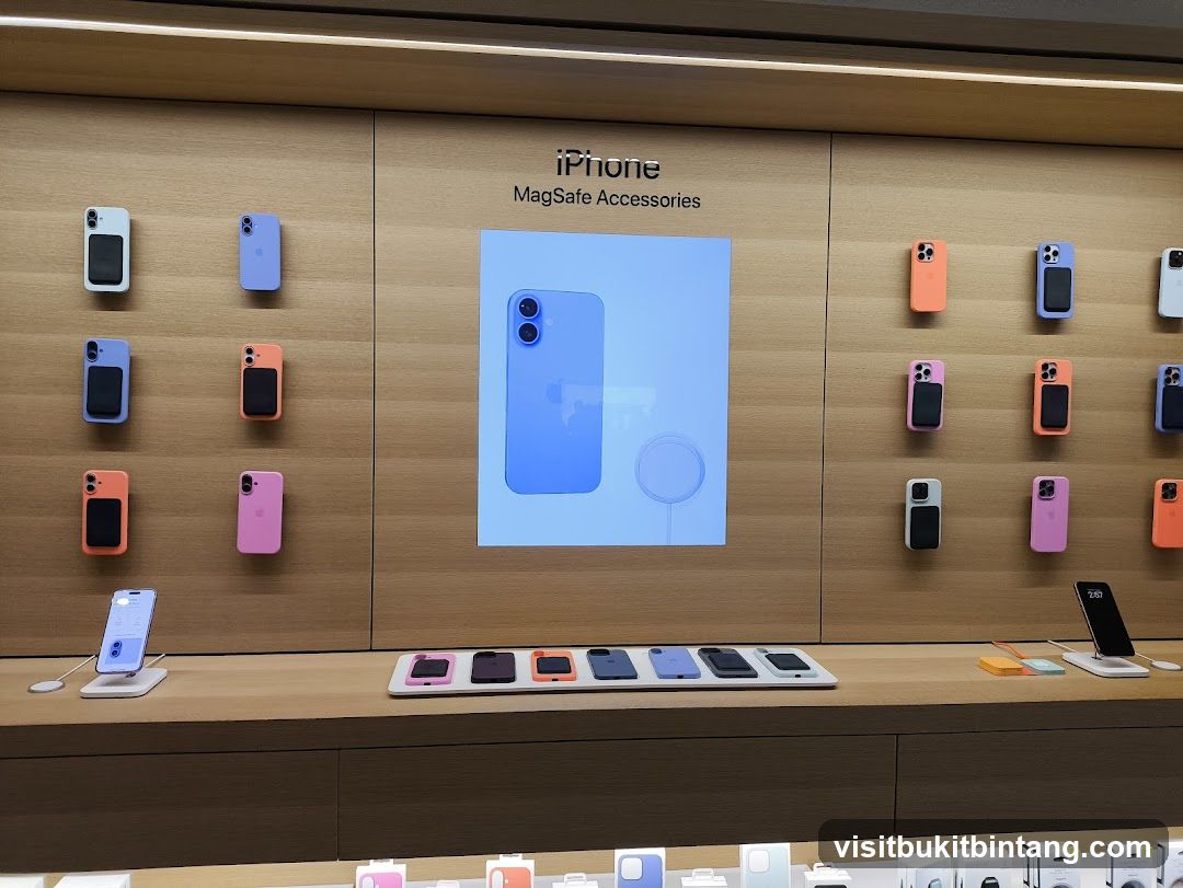 iPhone MagSafe Accessories Display