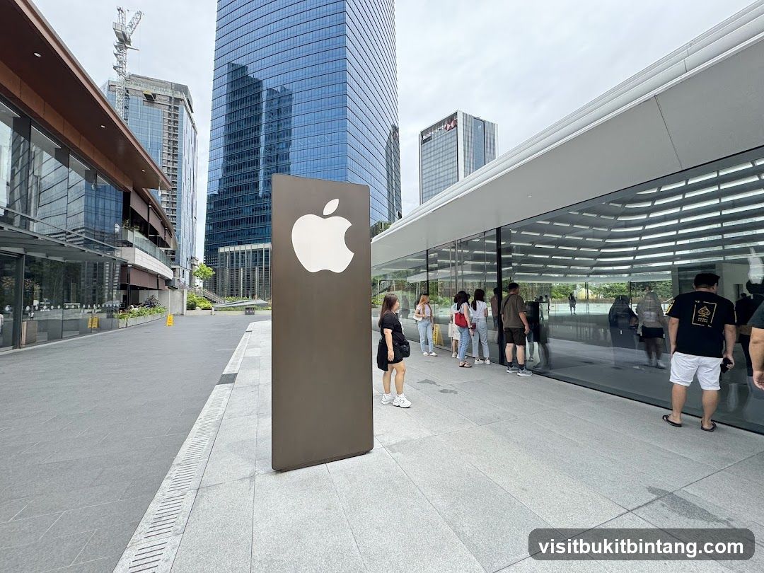 Apple Store Exterior