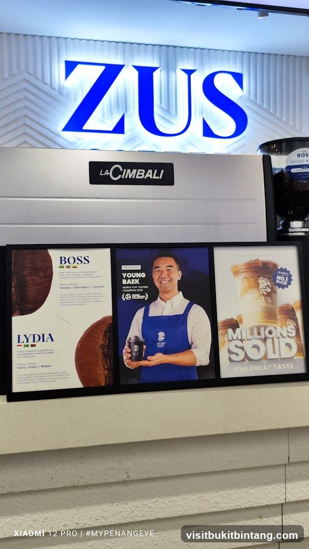 ZUS Coffee Display