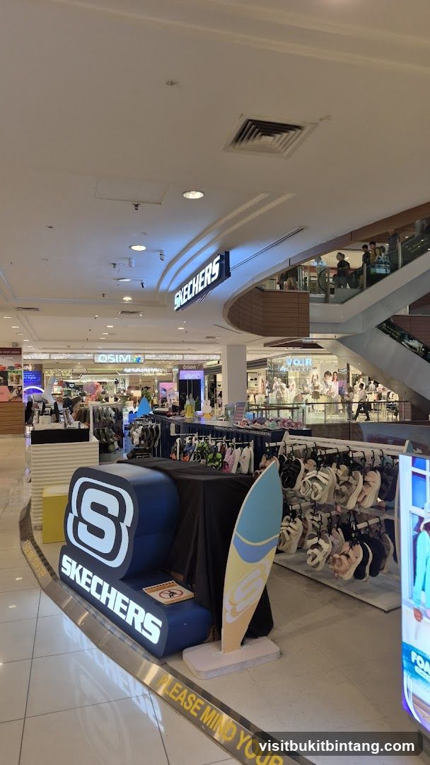 Skechers Store Display