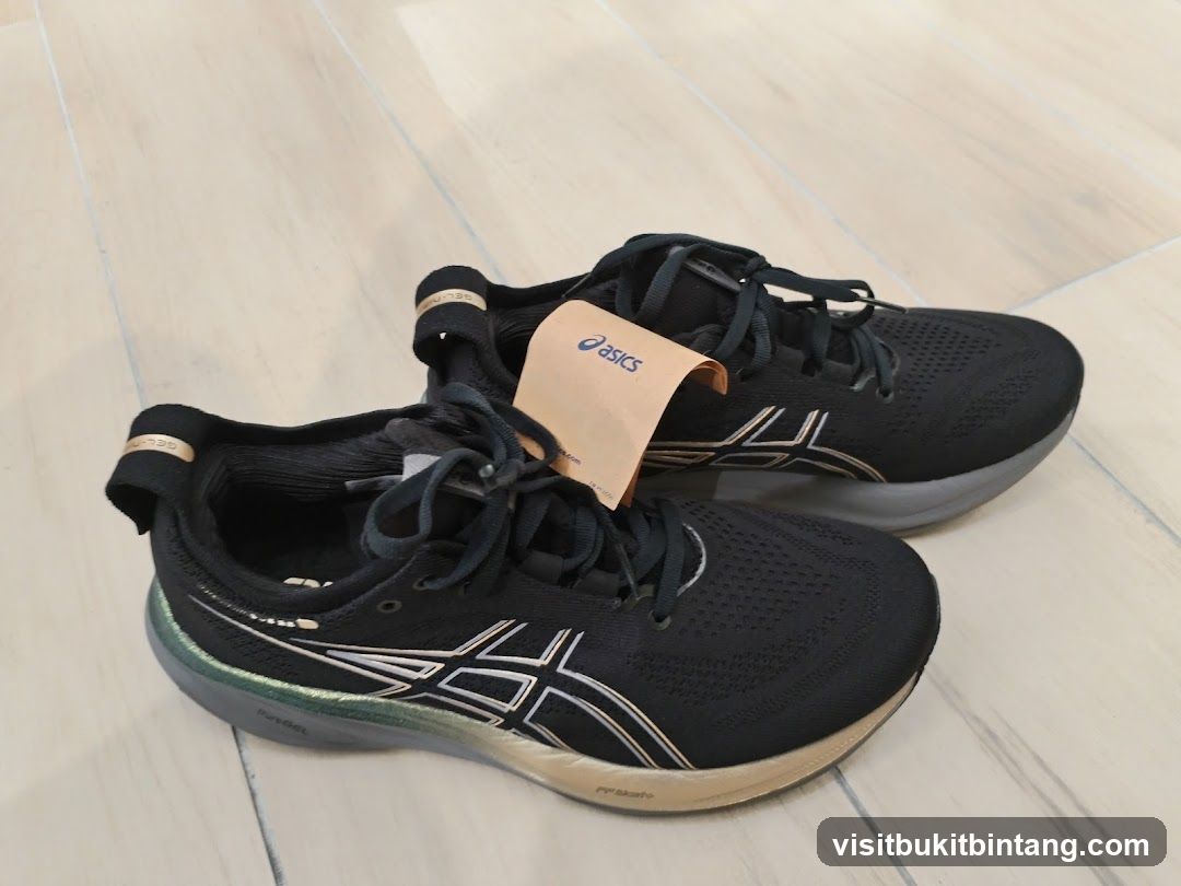 Black Asics Running Shoes