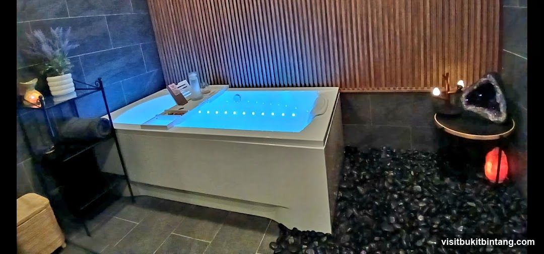 Spa Tub Area