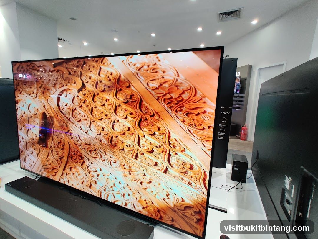 LG UHD TV Display