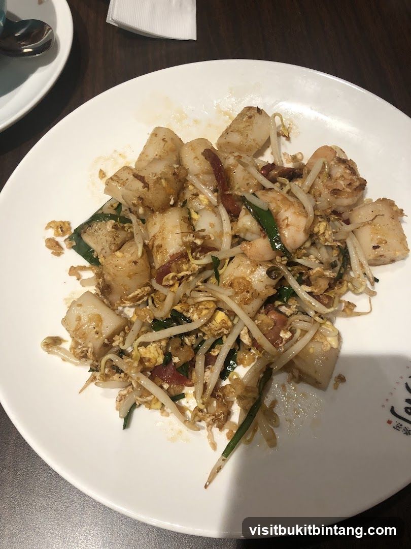 Stir-fried Rice Cakes with Shrimp and Bacon