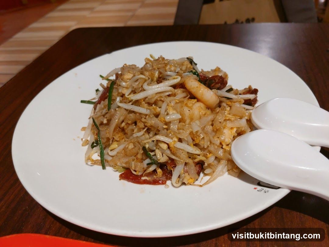 Stir-fried noodles with shrimp