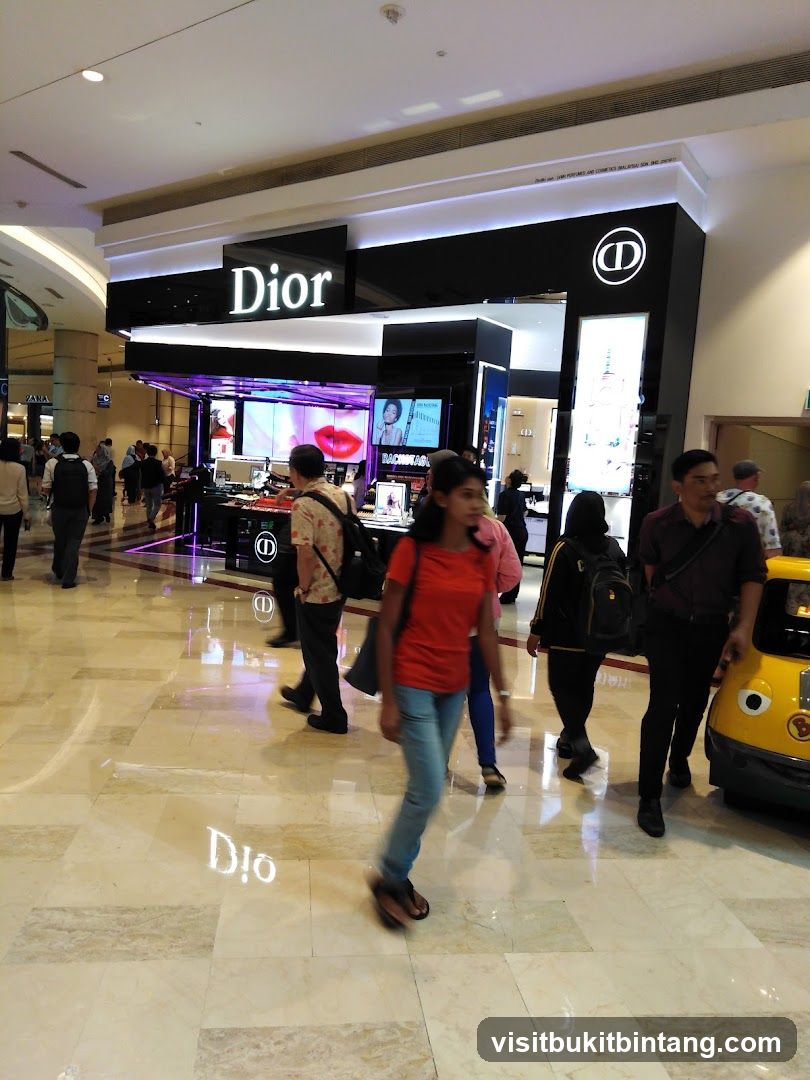 Dior Storefront